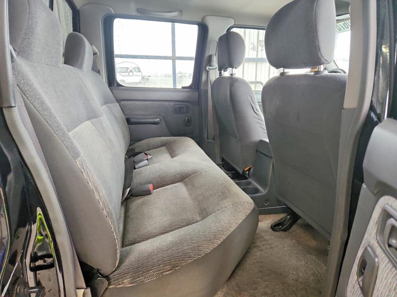 2000 Nissan Frontier XE