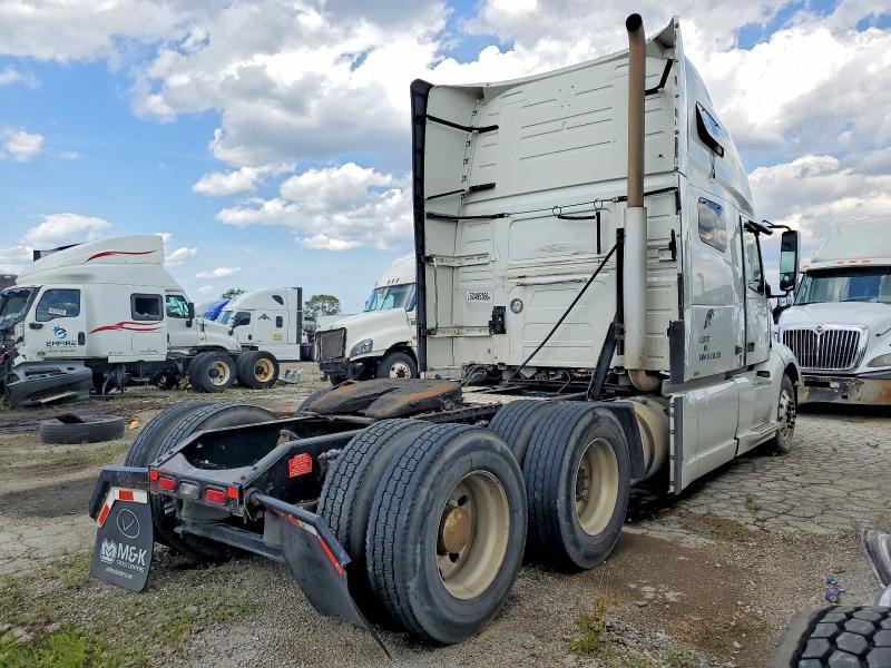 2020 Volvo VNL Semi Truck