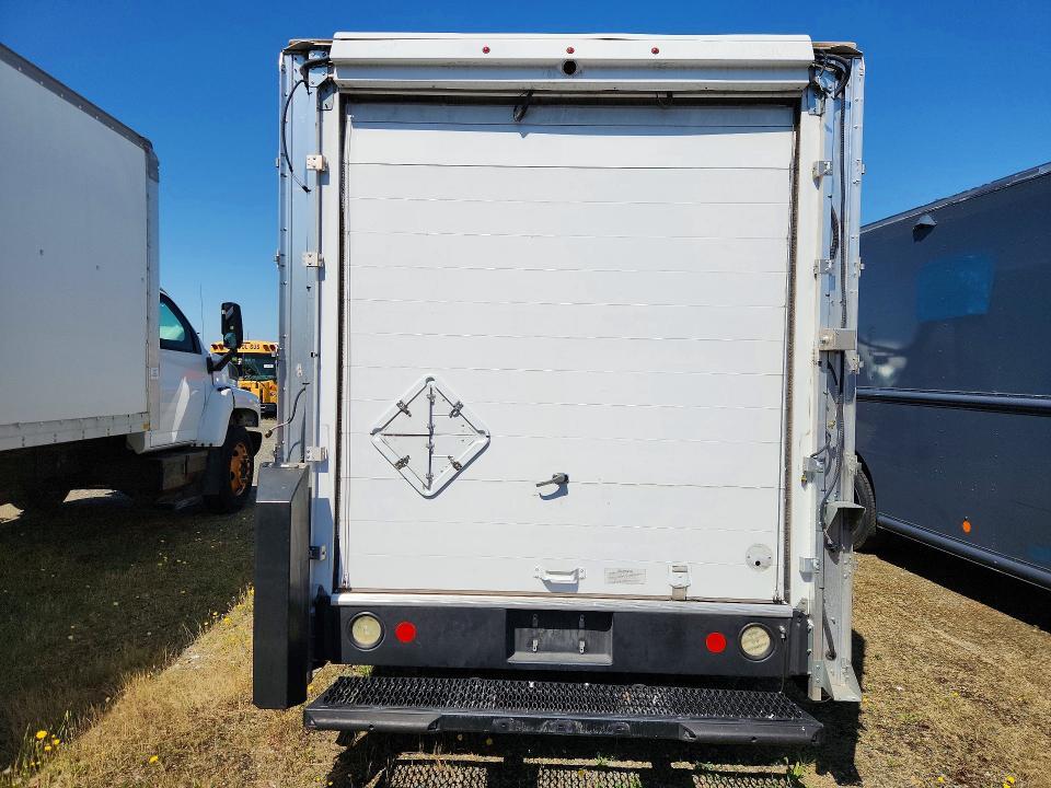 2018 Isuzu Reach Delivery Truck