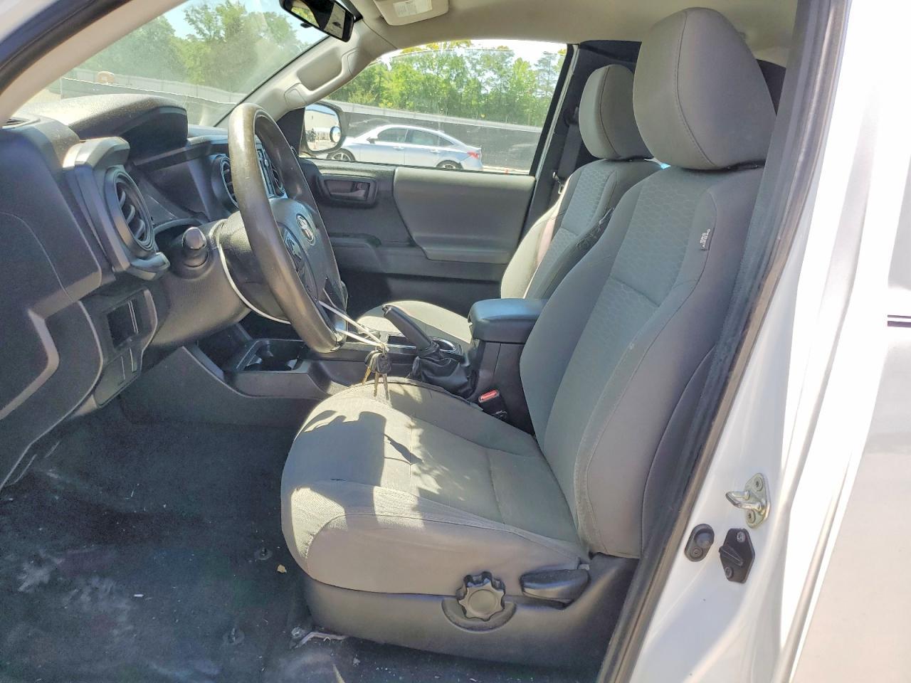 2016 Toyota Tacoma SR