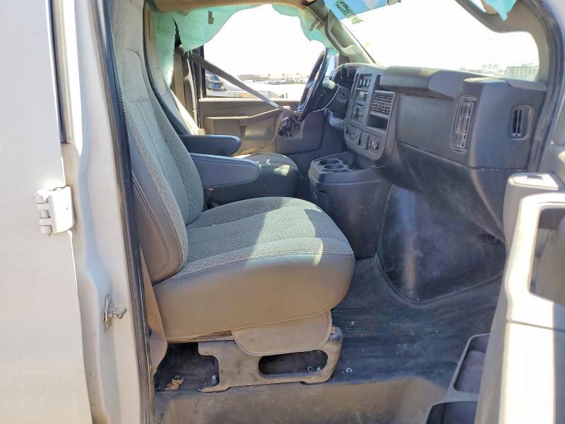 2020 Chevrolet Express G3500 LS 6.0L V8 Passenger