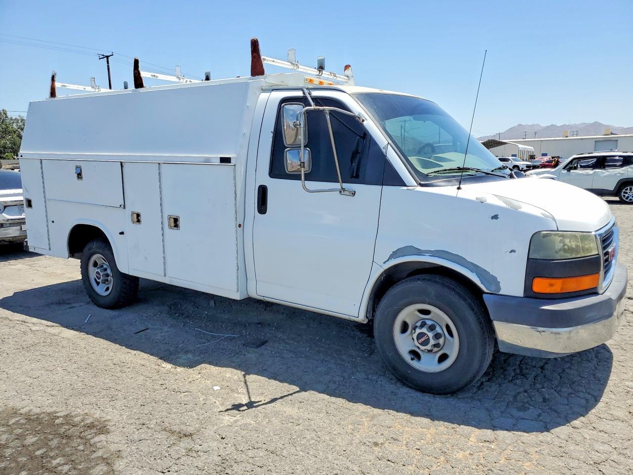 2006 GMC Savana Cutaway G3500