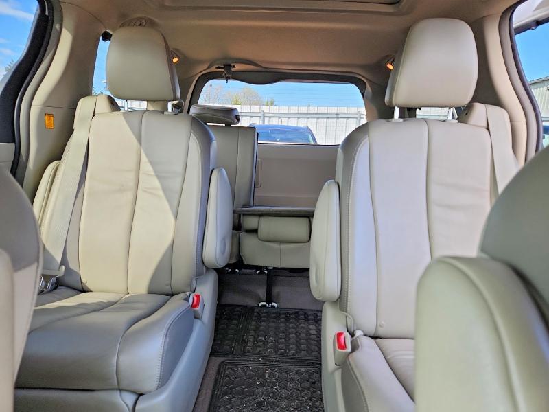 2013 Toyota Sienna xle 7-passenger