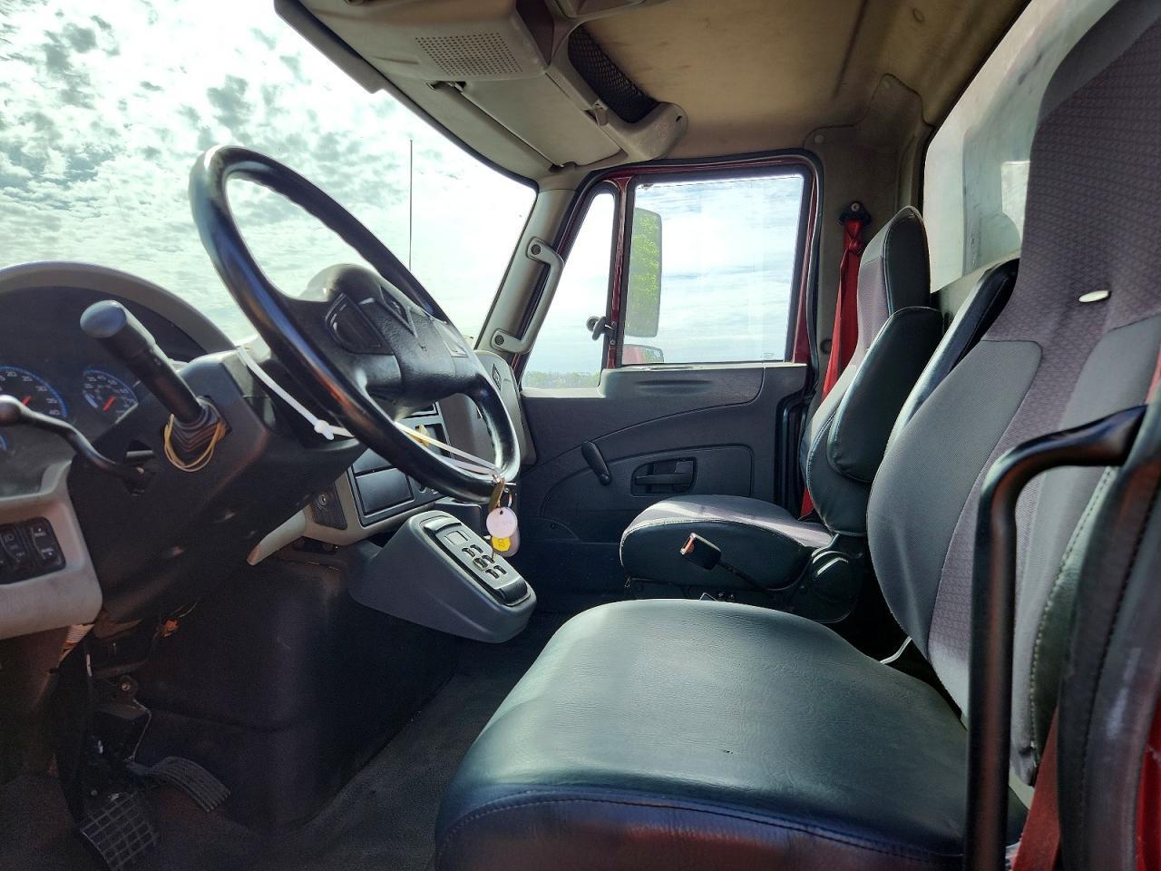 2015 International 4300 BOX Truck