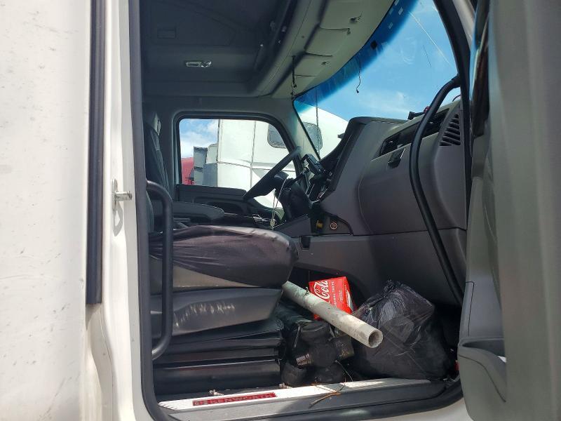2016 Kenworth T680 Semi Truck