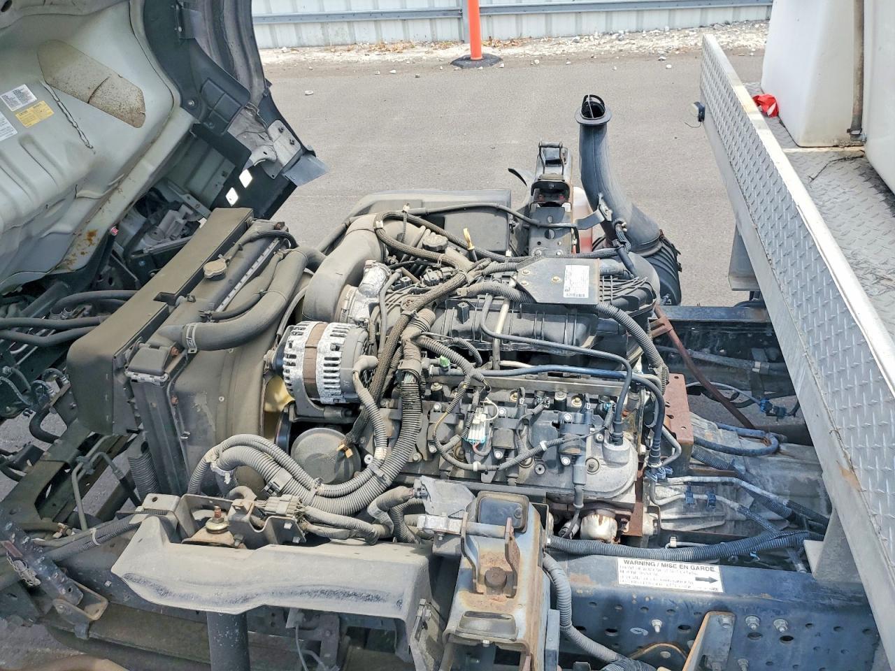 2016 Isuzu NPR HD