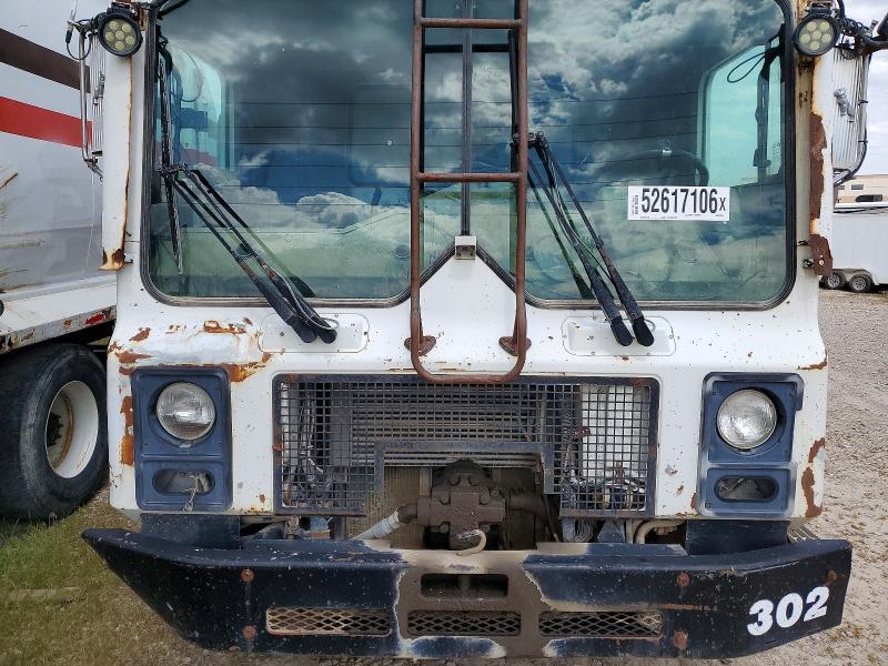 2002 Mack MR688P Refuse Truck
