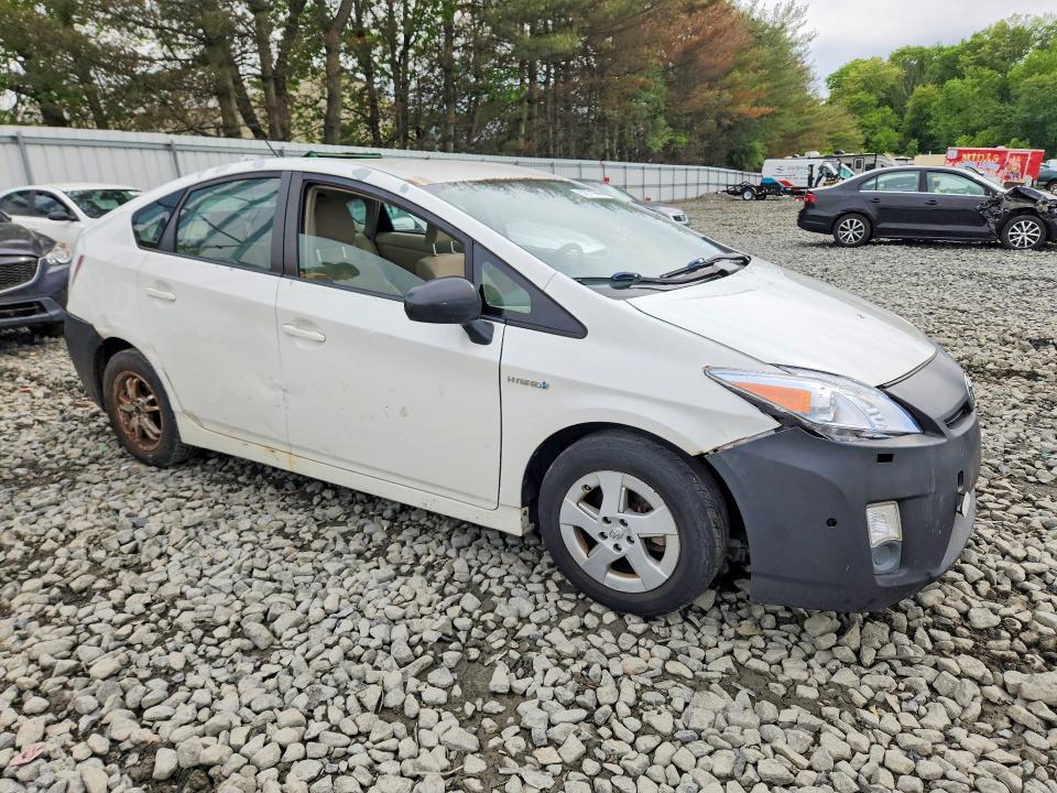 2010 Toyota Prius iii