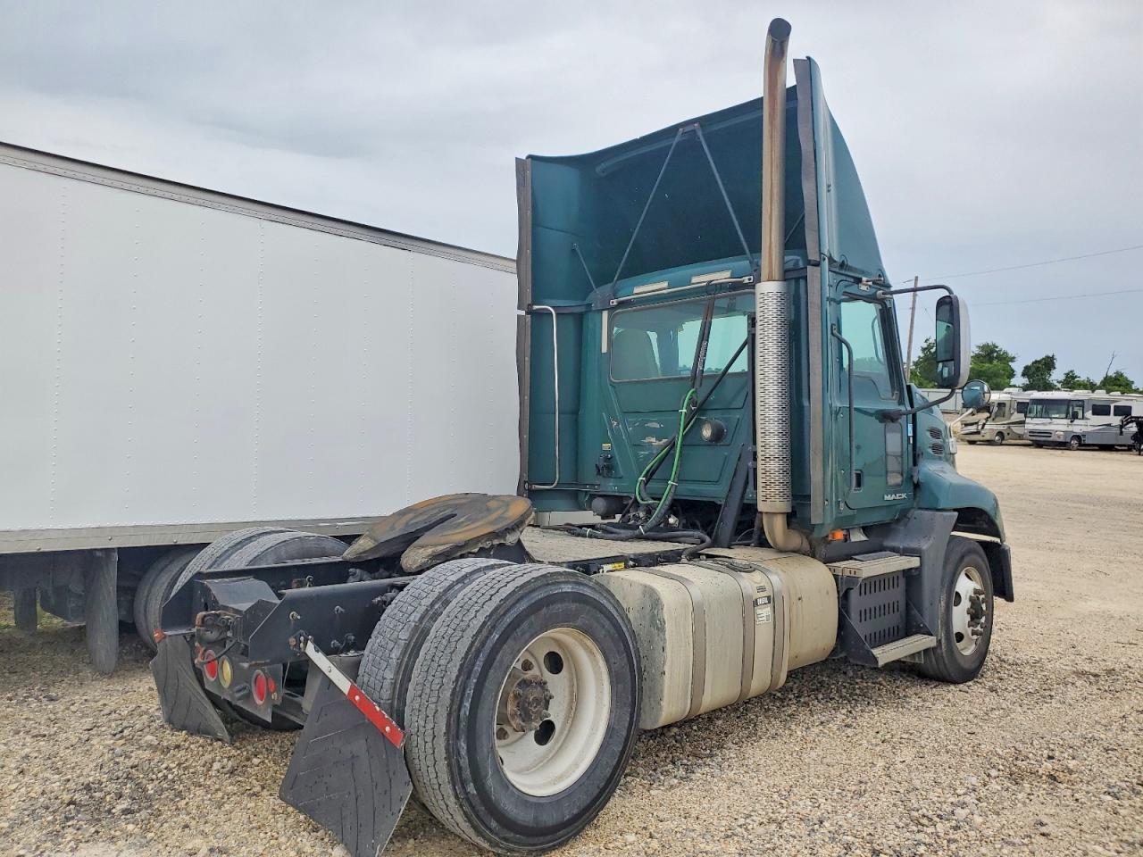 2017 Mack CXU612 Semi Truck