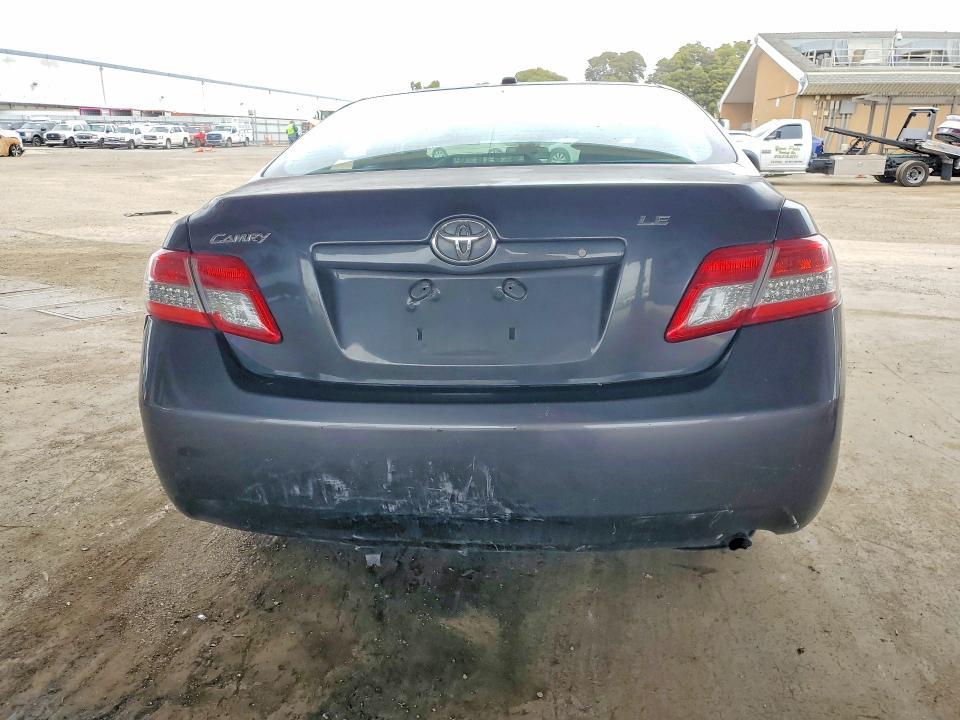 2011 Toyota Camry le