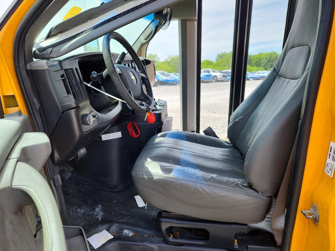 2012 Chev Express G4500