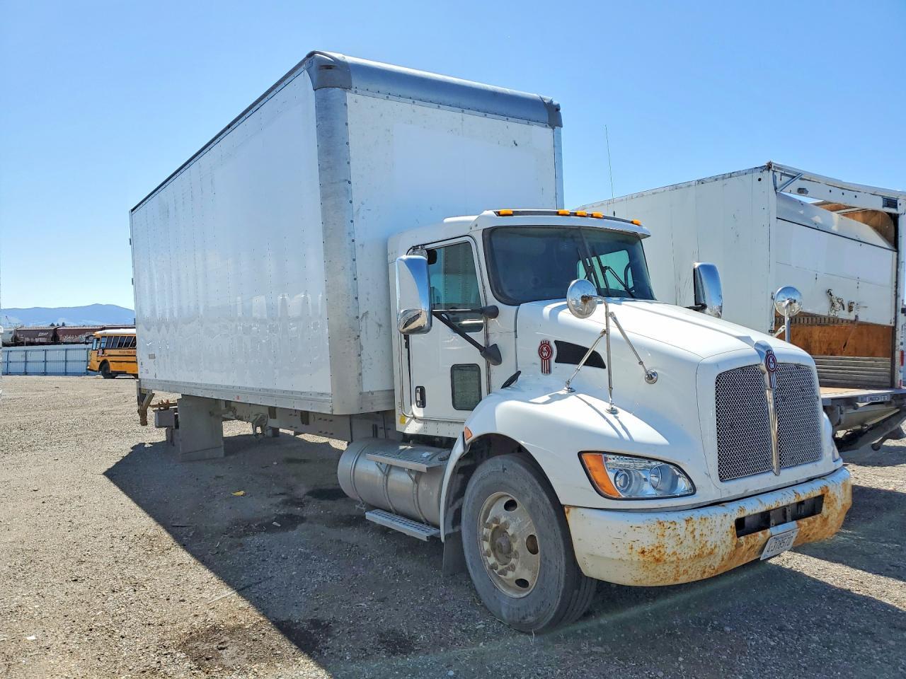 2019 Kenworth 548CH BOX Truck