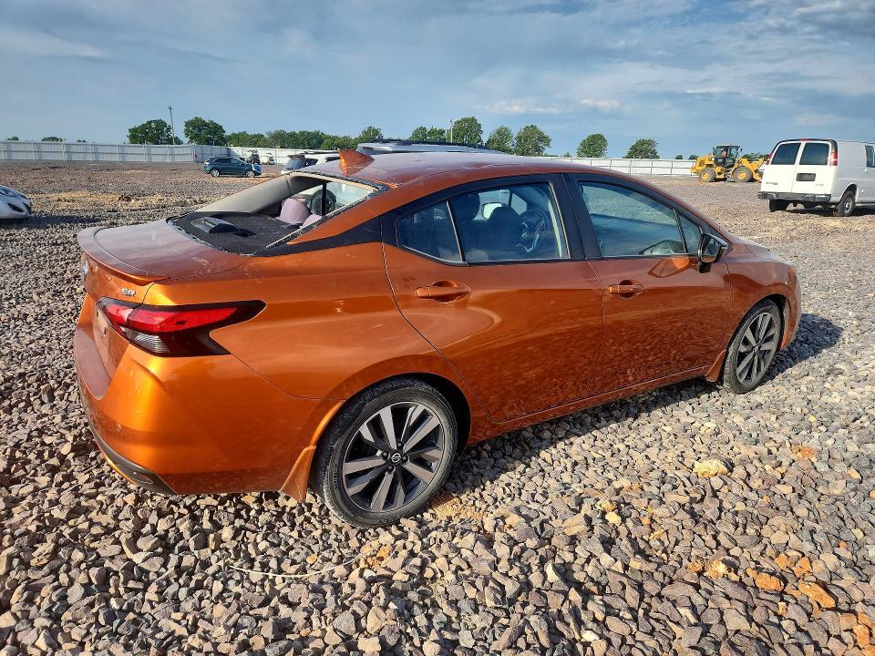 2021 Nissan Versa sr