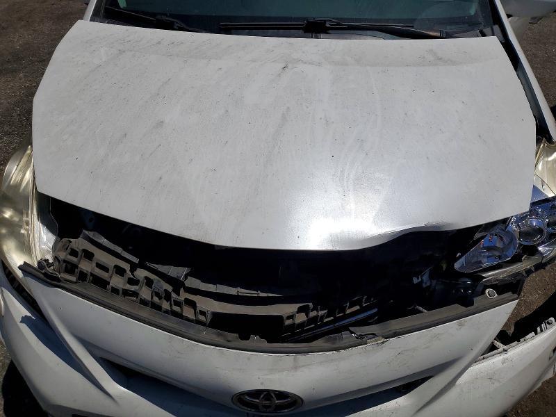 2014 Toyota Prius v Five