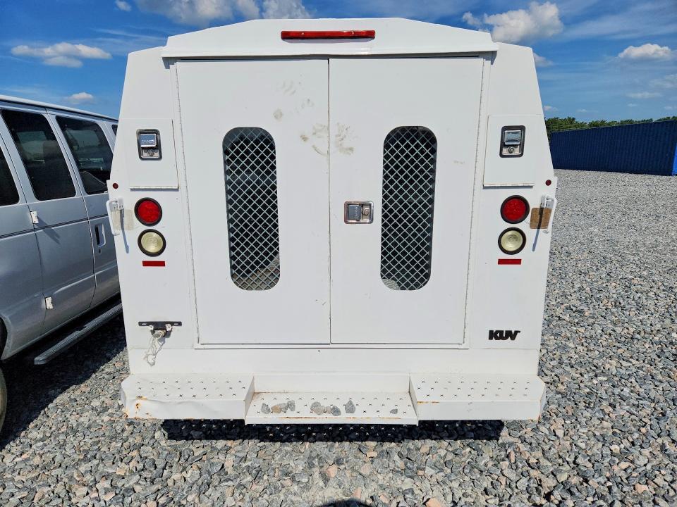 2013 Ford Econoline E350 Super Duty Cutaway Van
