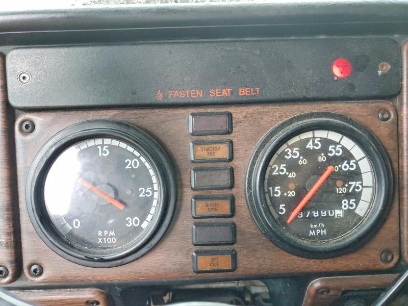2002 Freightliner Conventional FLD120