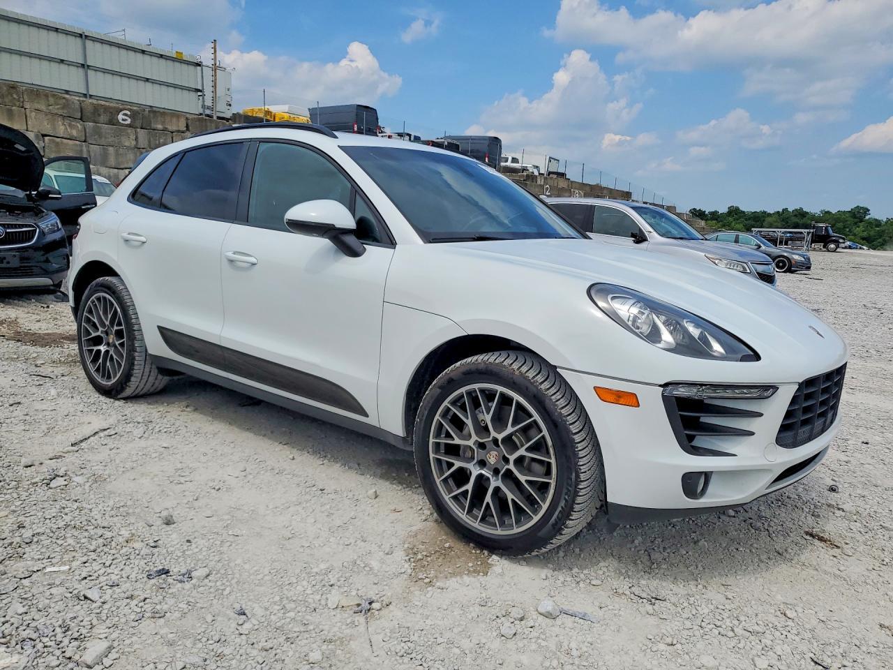 2016 Porsche Macan s