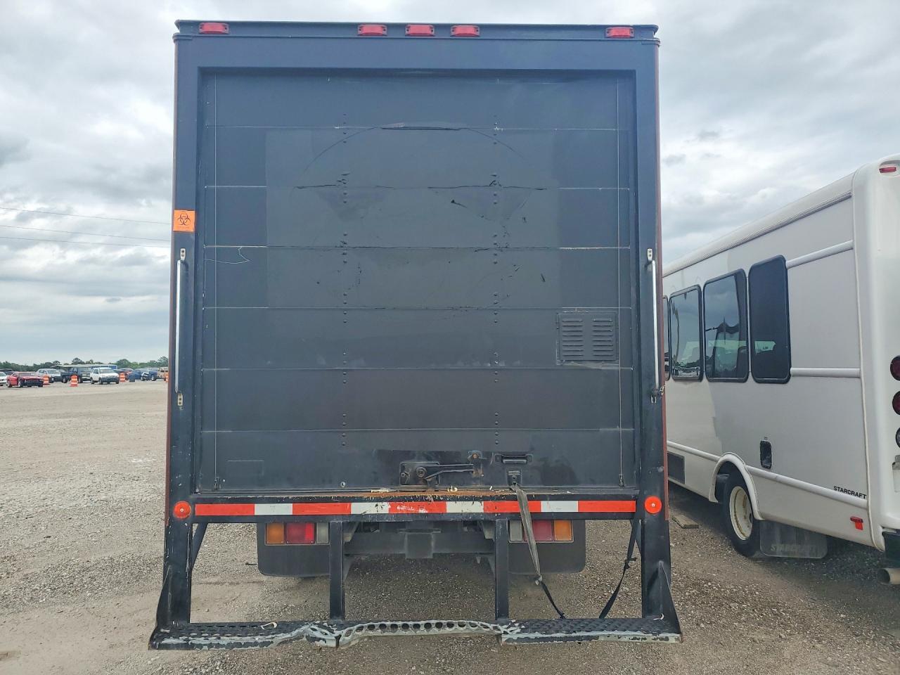 2017 Hino 195 BOX Truck