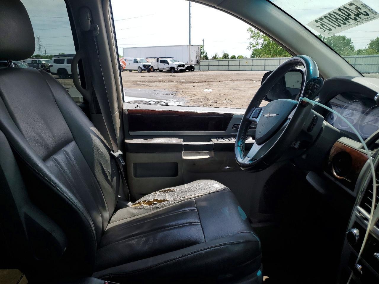 2010 Chrysler Town and Country Touring