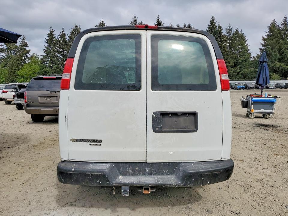 2016 Chev Express G2500