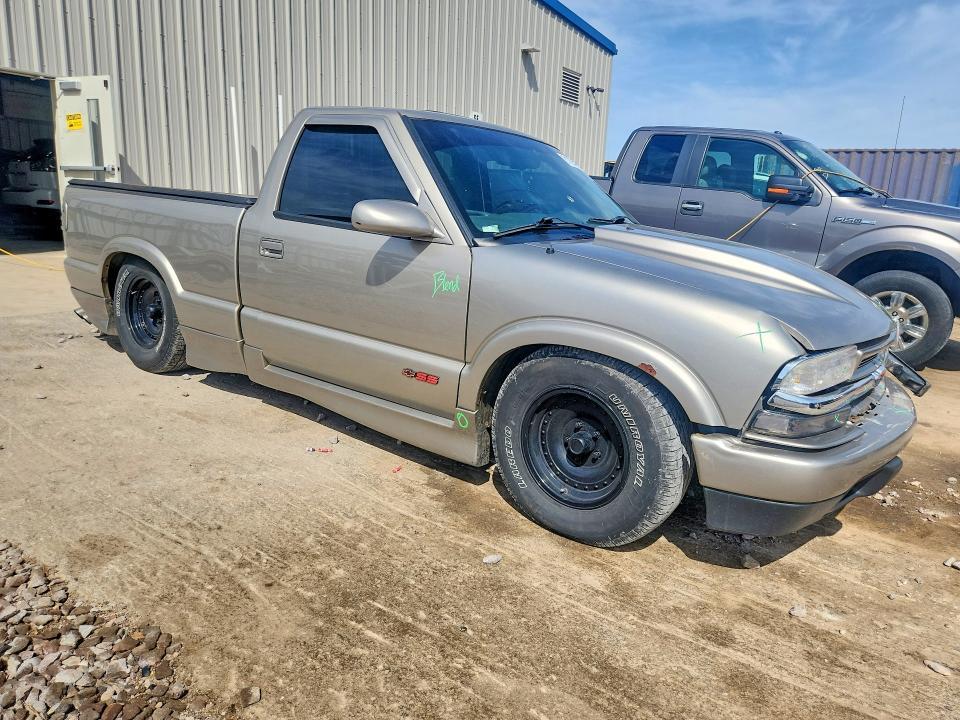 2001 Chevrolet S Truck S10