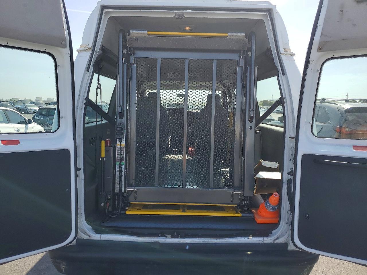 2011 Ford Econoline E150 van