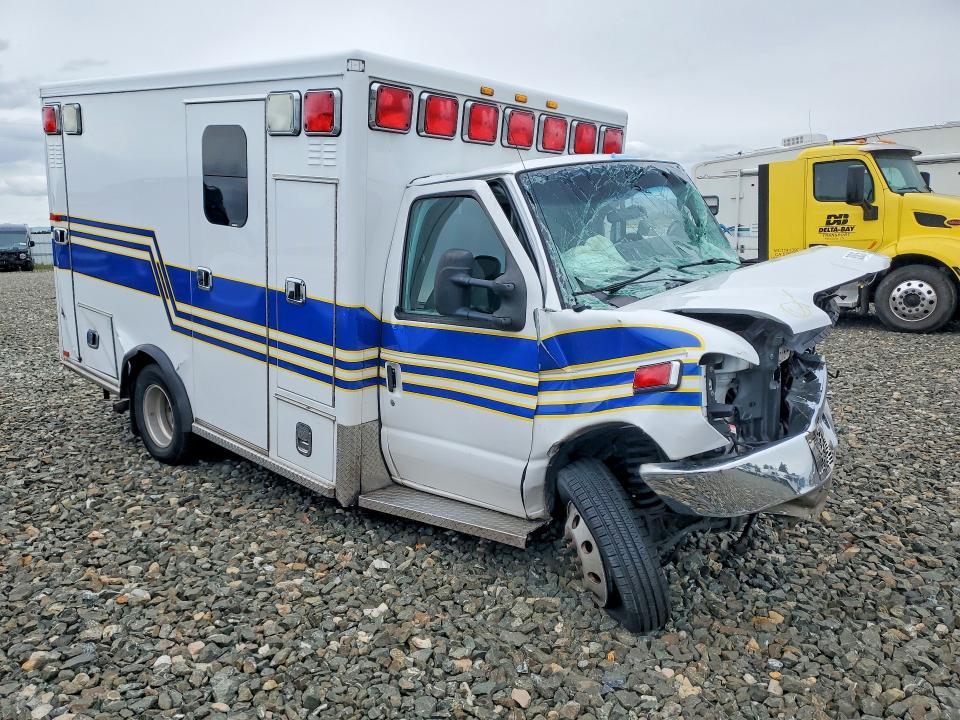 2017 Ford Econoline E350 Super Duty Cutaway Van