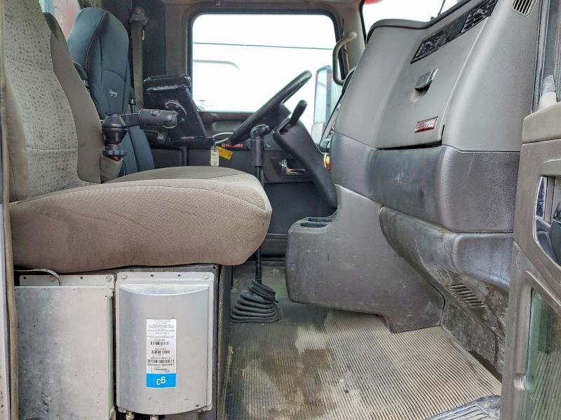 2012 Kenworth T800 Semi Truck