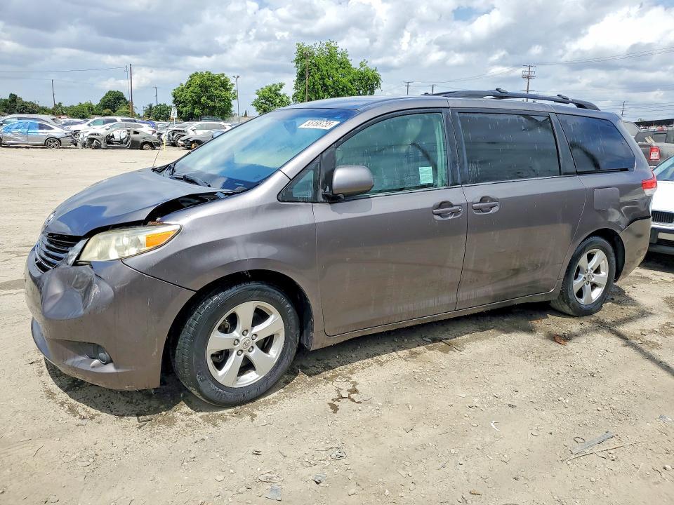 2011 Toyota Sienna le