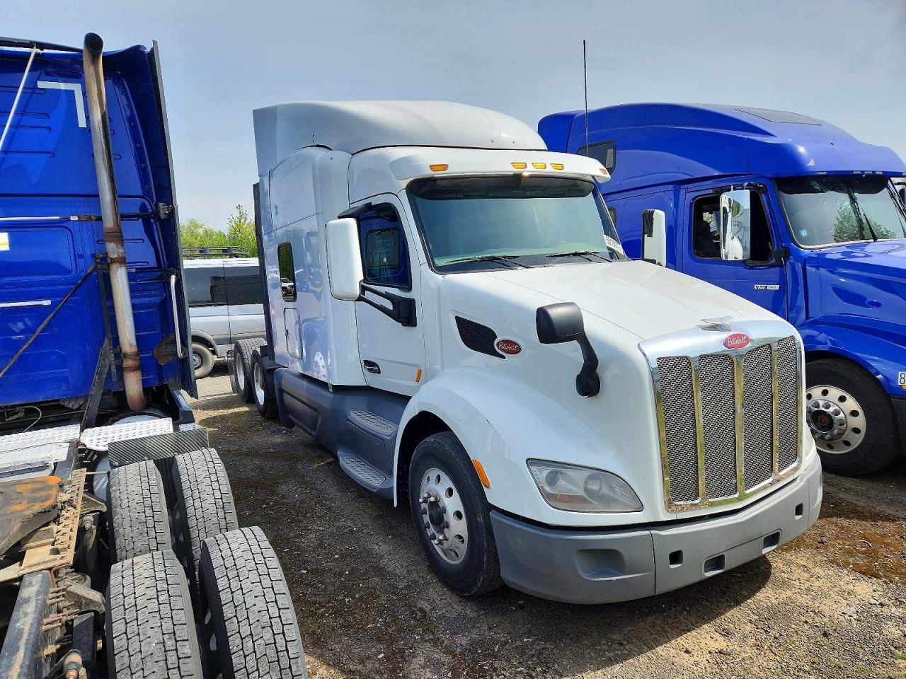 2018 Peterbilt 579 Semi Truck