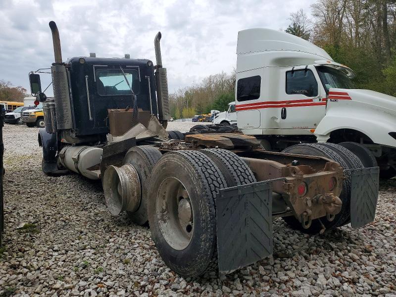 2007 Freightliner Conventional FLD120