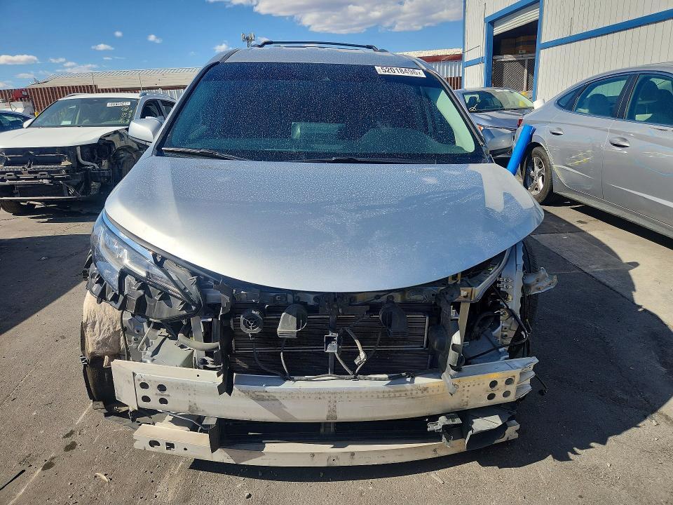 2022 Toyota Sienna le