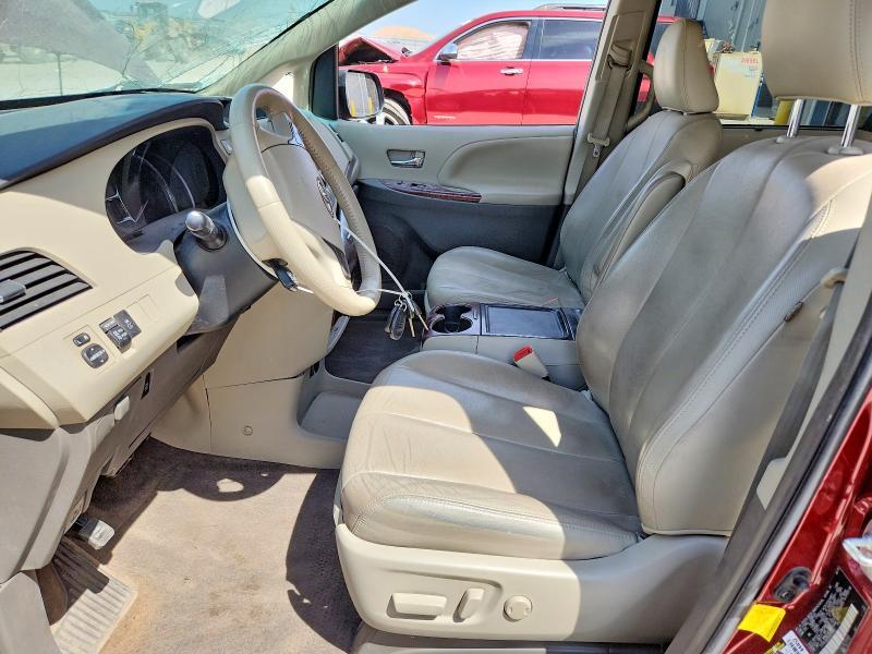2012 Toyota Sienna xle 8-passenger