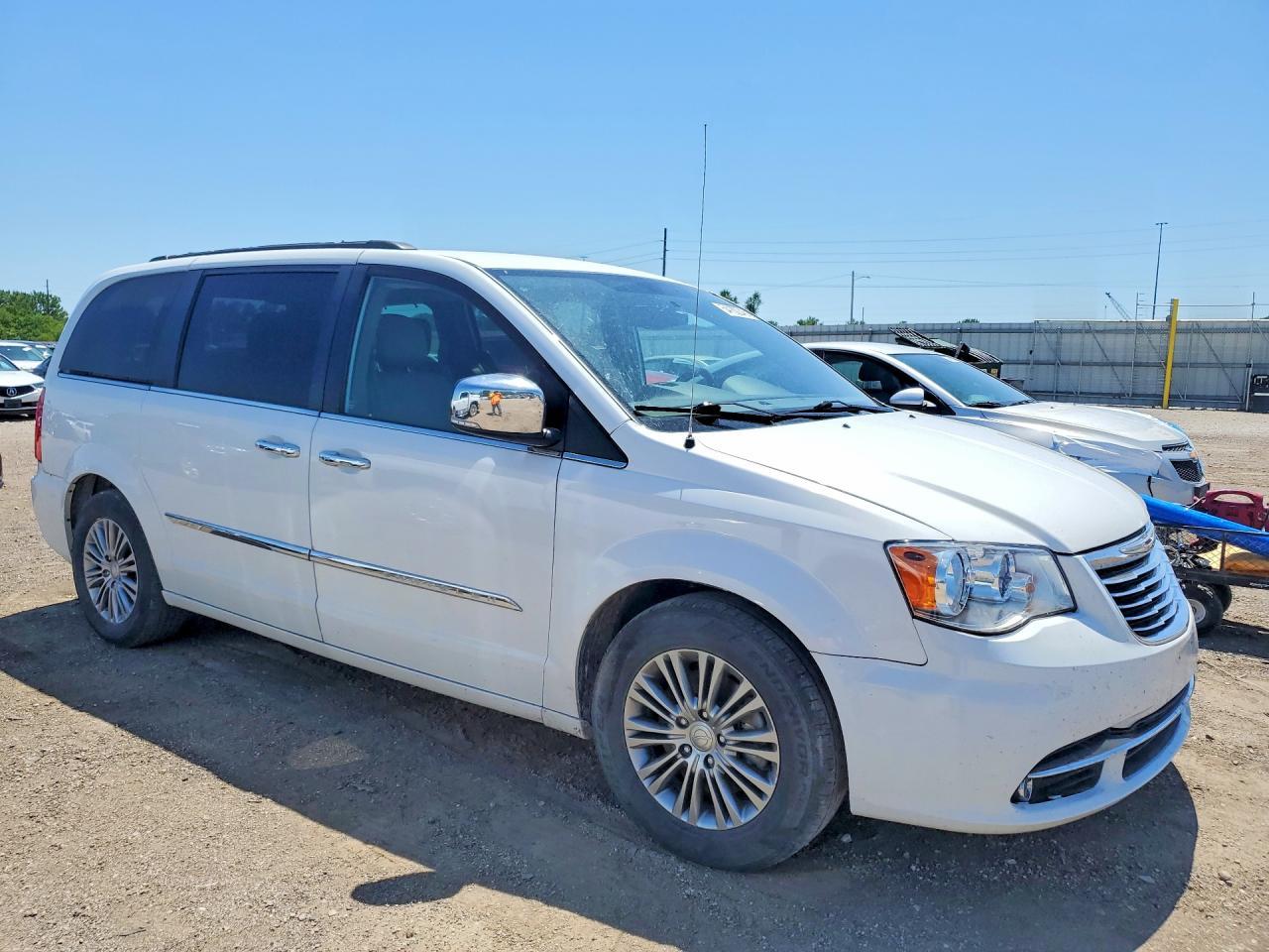 2014 Chrysler Town & Country Touring l