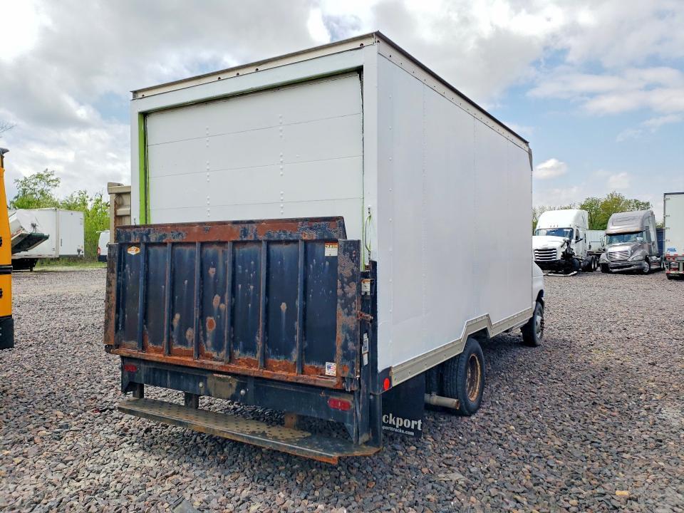 2018 Ford Econoline E350 Super Duty Cutaway Van