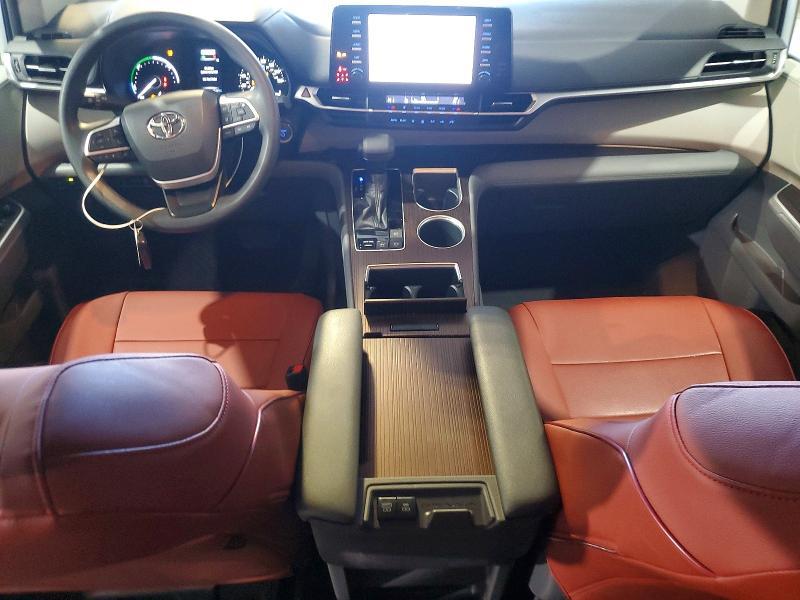 2021 Toyota Sienna le