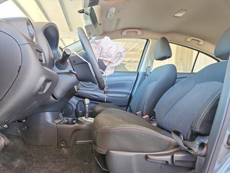 2018 Nissan Versa sv