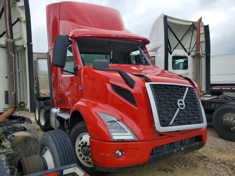 2023 Volv O VNR Semi Truck