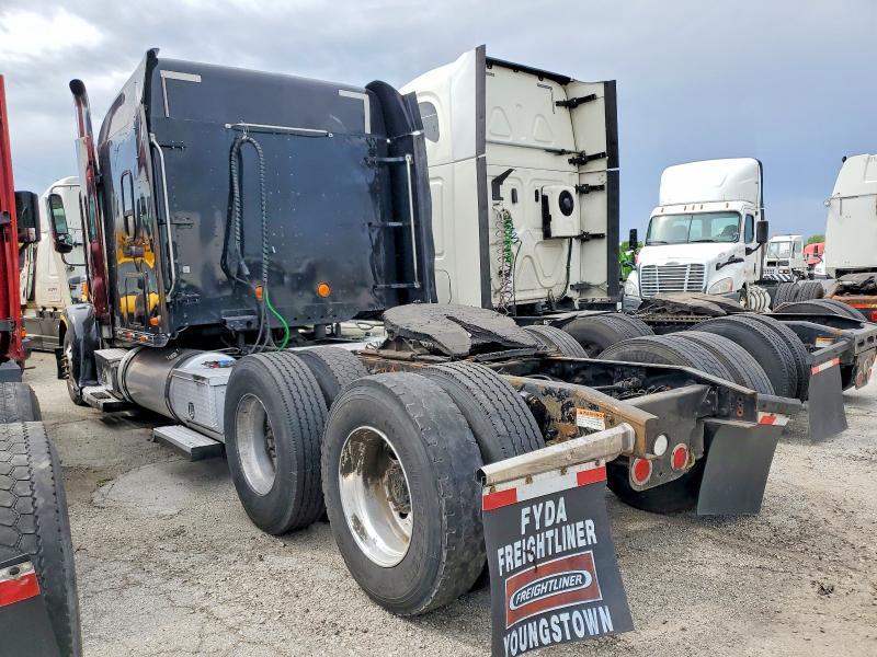 2017 Freigliner 2017 Freightliner Coronado Semi Truck