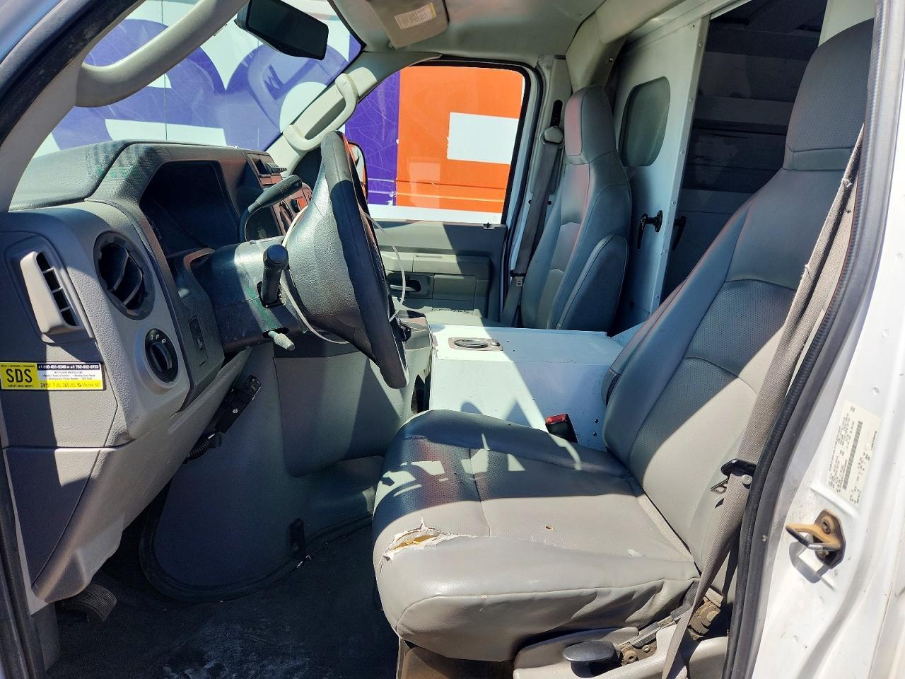 2016 Ford Econoline E350 Super Duty Cutaway Van