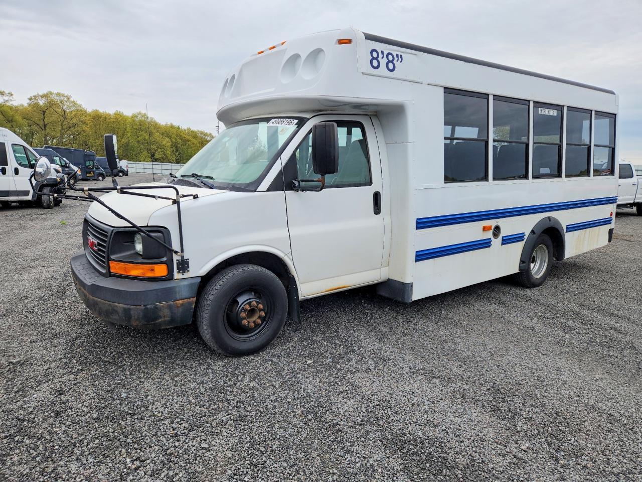 2009 GMC Savana Cutaway G3500
