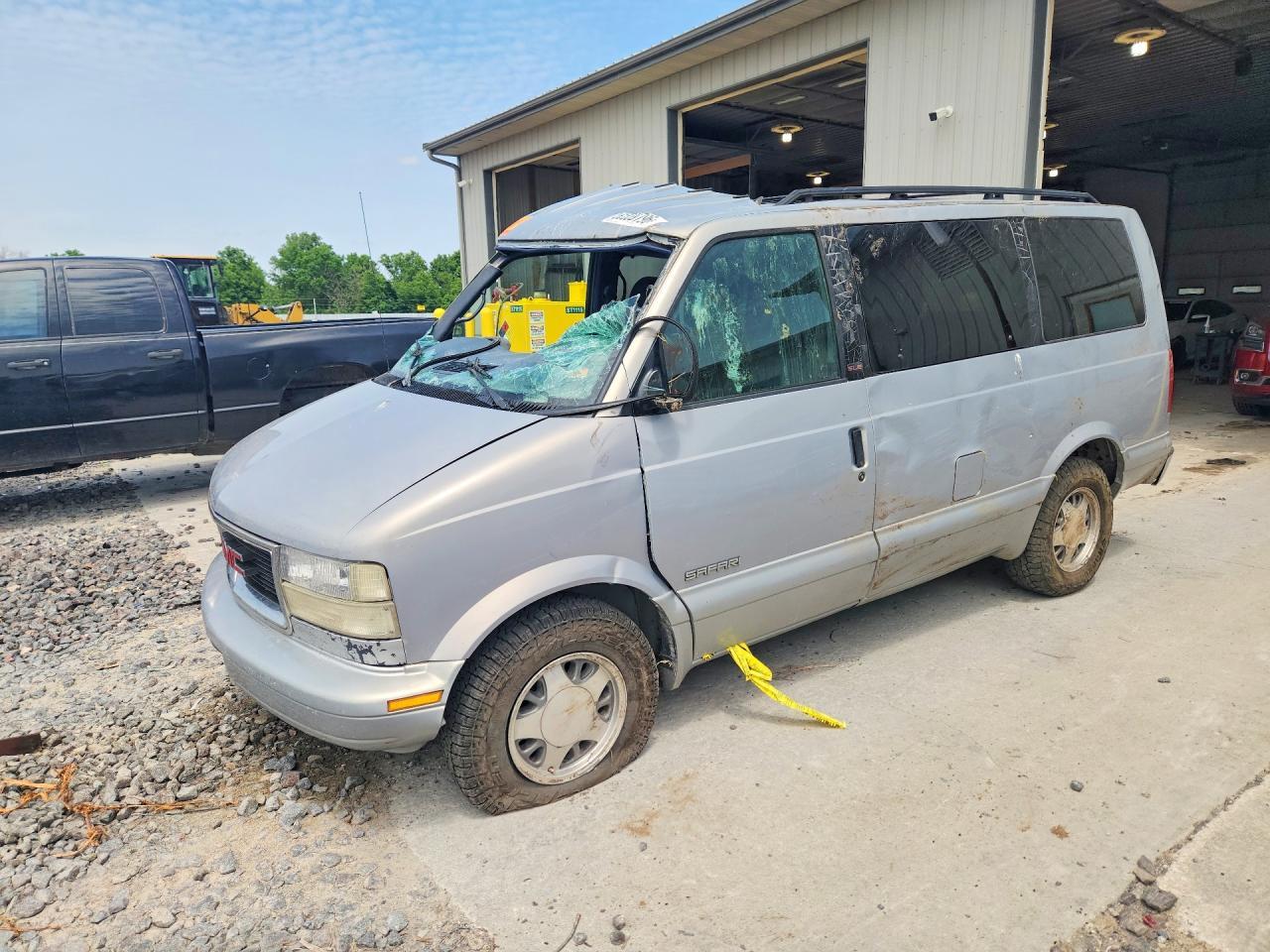 2000 GMC Safari XT