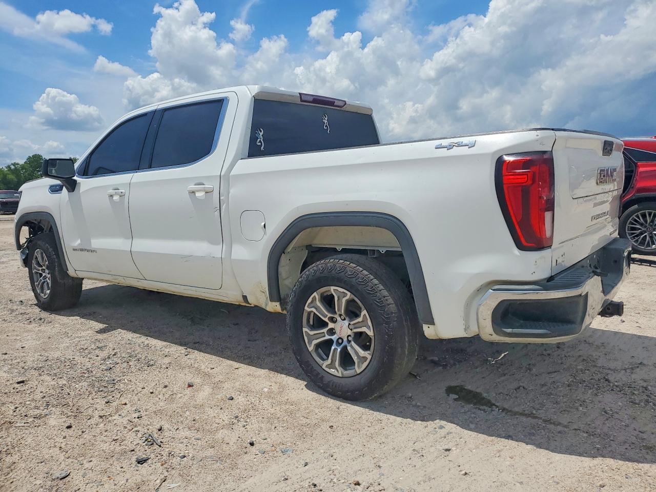 2022 GMC Sierra K1500 SLE