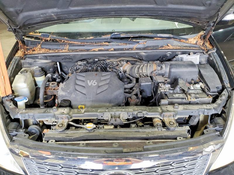 2011 KIA Sedona lx