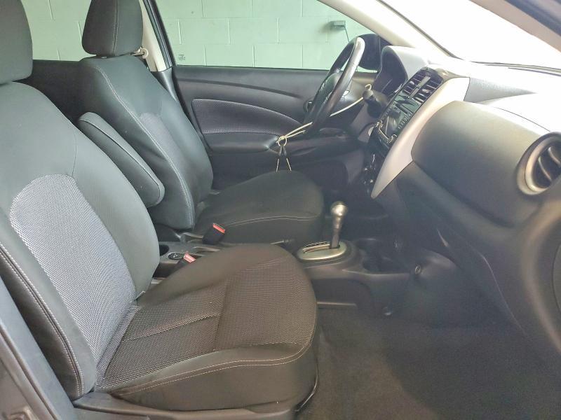 2018 Nissan Versa sv