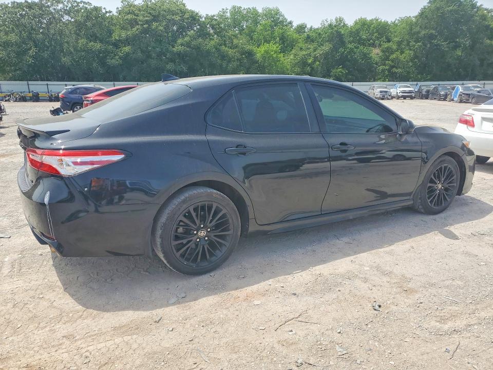 2020 Toyota Camry se Nightshade