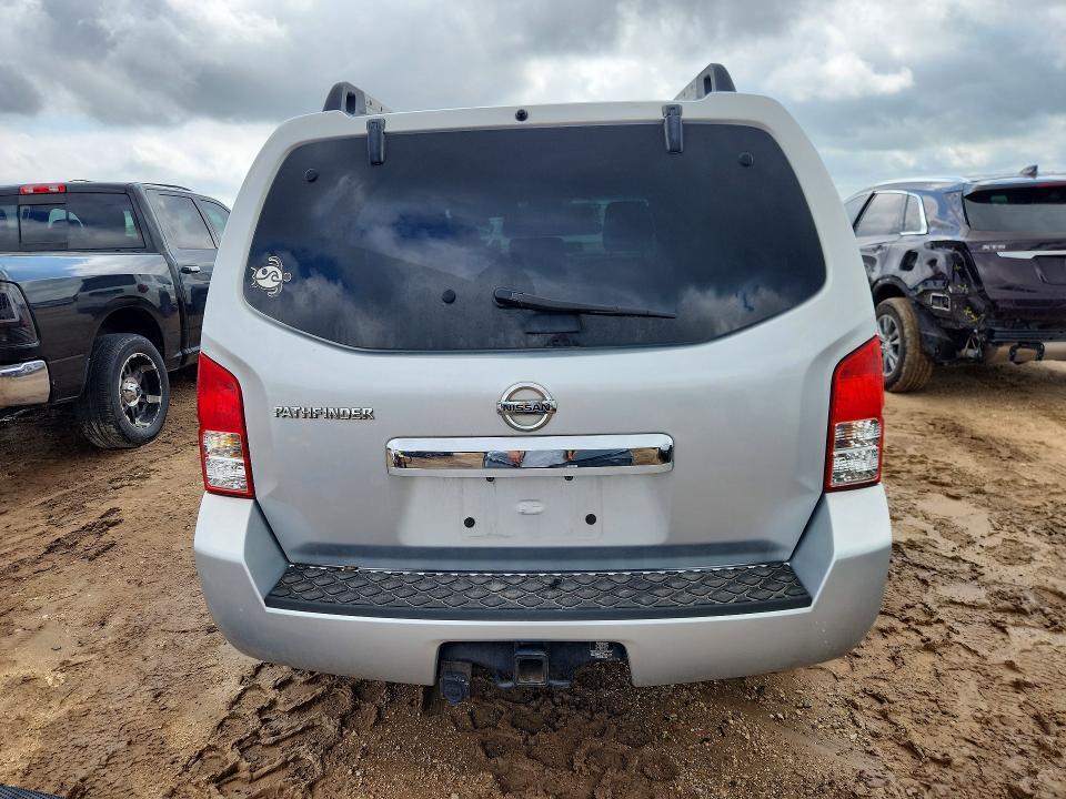 2011 Nissan Pathfinder s