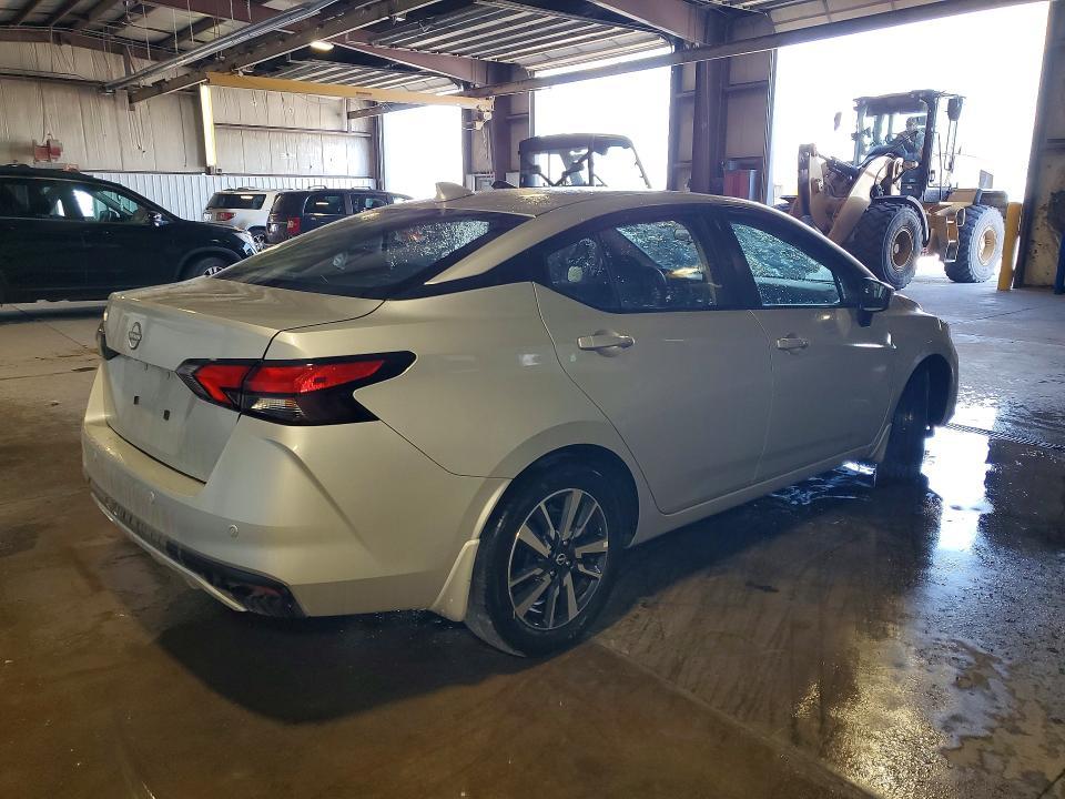 2025 Nissan Versa sv