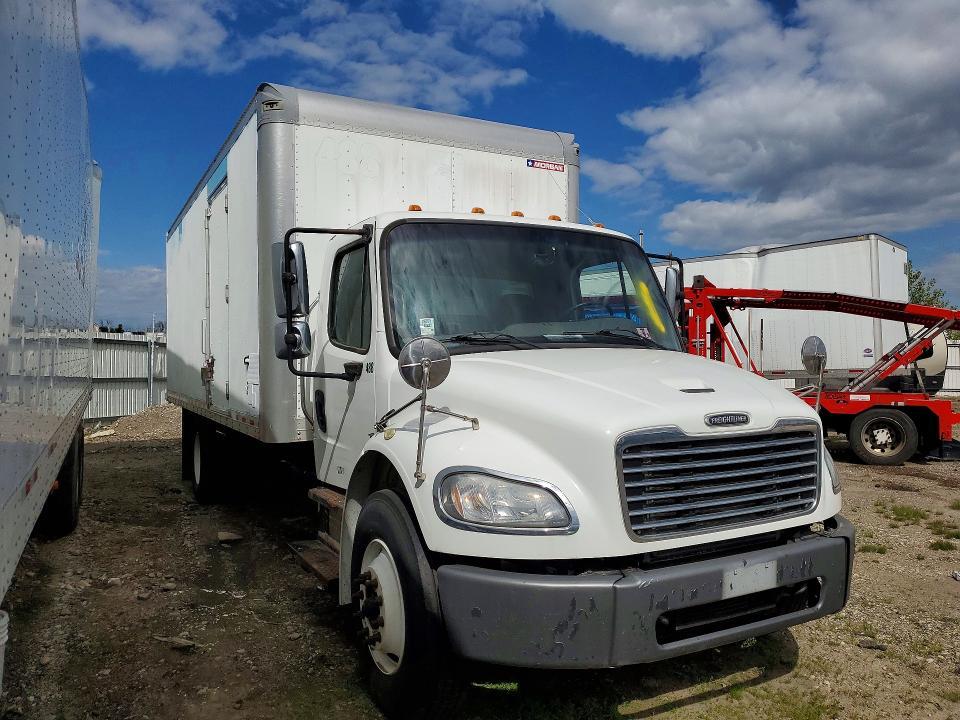 2016 Freightliner M2 106 MED-BOX Truck