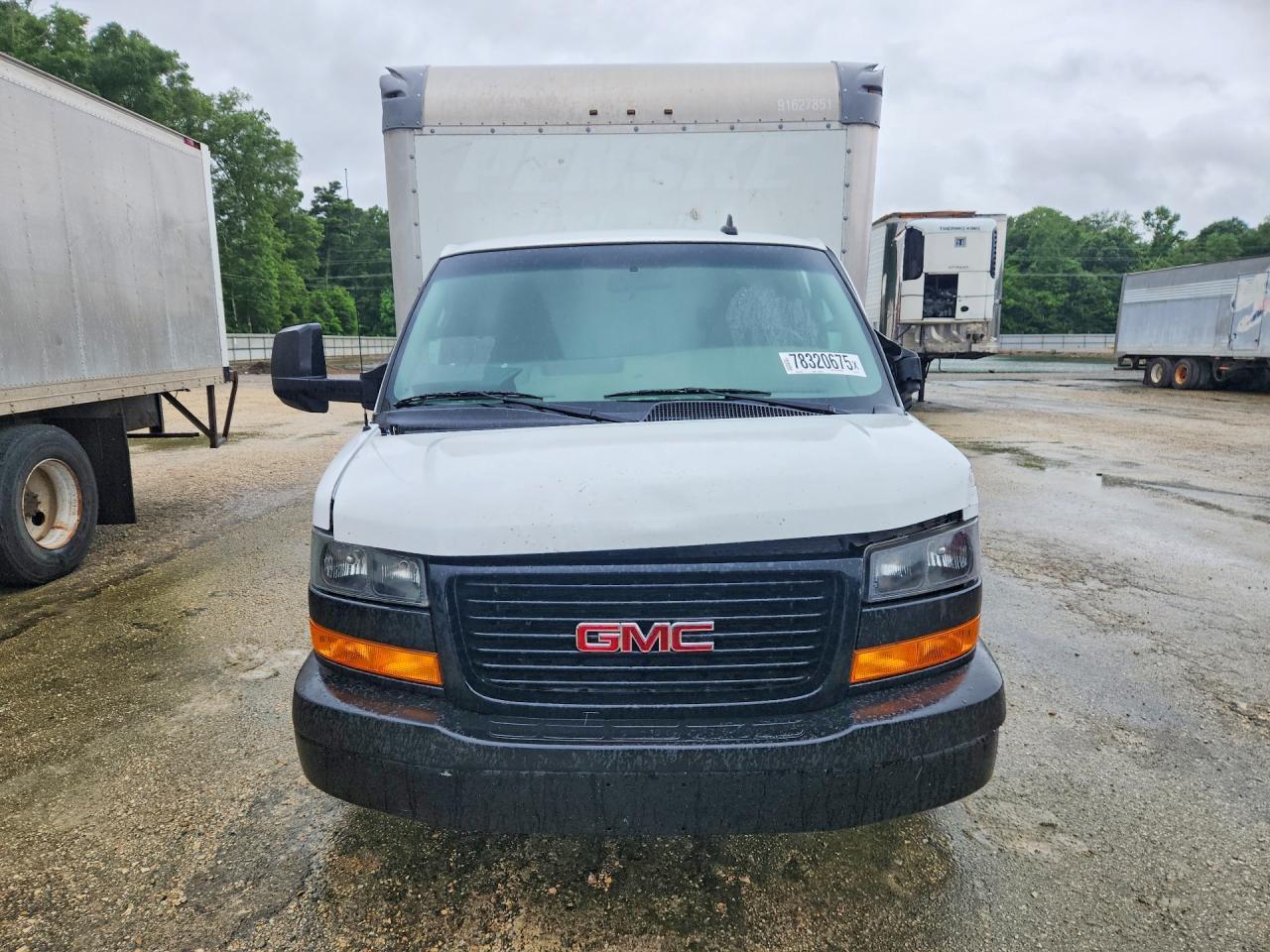 2022 GMC Savana BOX Truck